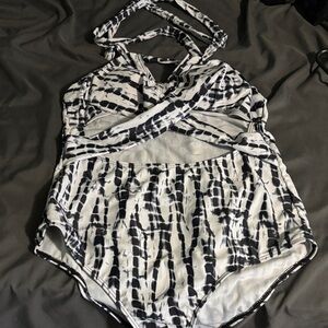 SHEIN Black & White Strappy Cutout One-Piece Swimsuit